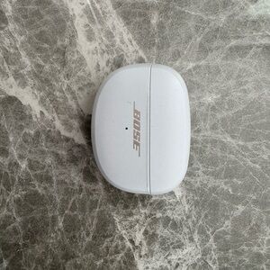 Bose White Charging Case